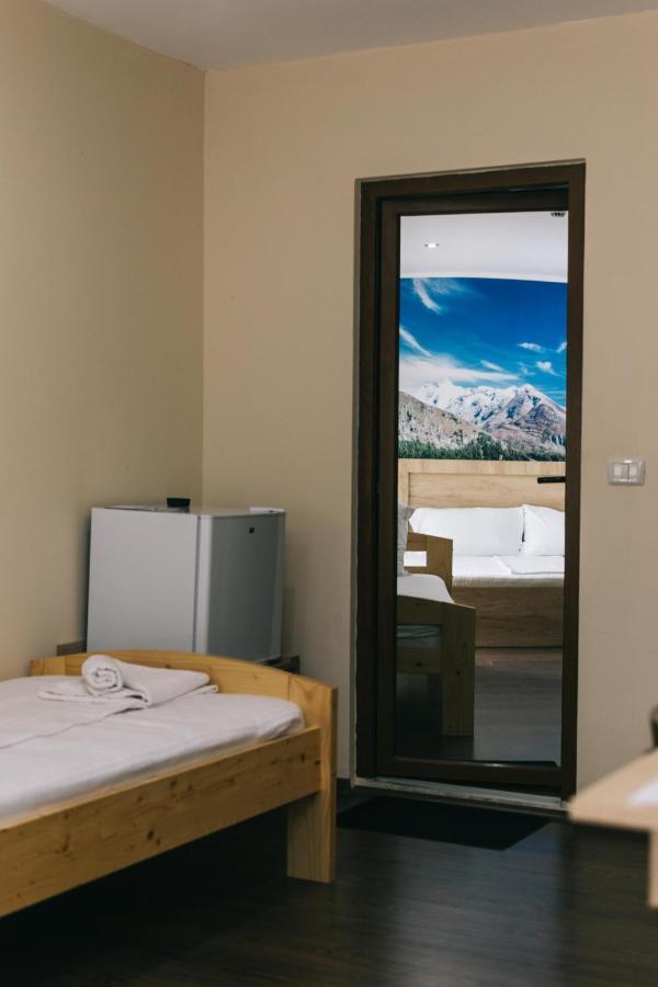 La Tusi Lovrin Hotel Екстериор снимка