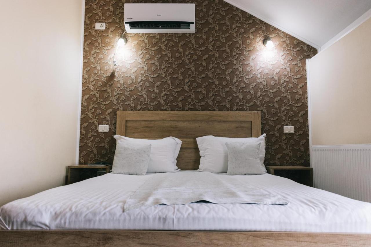 La Tusi Lovrin Hotel Екстериор снимка